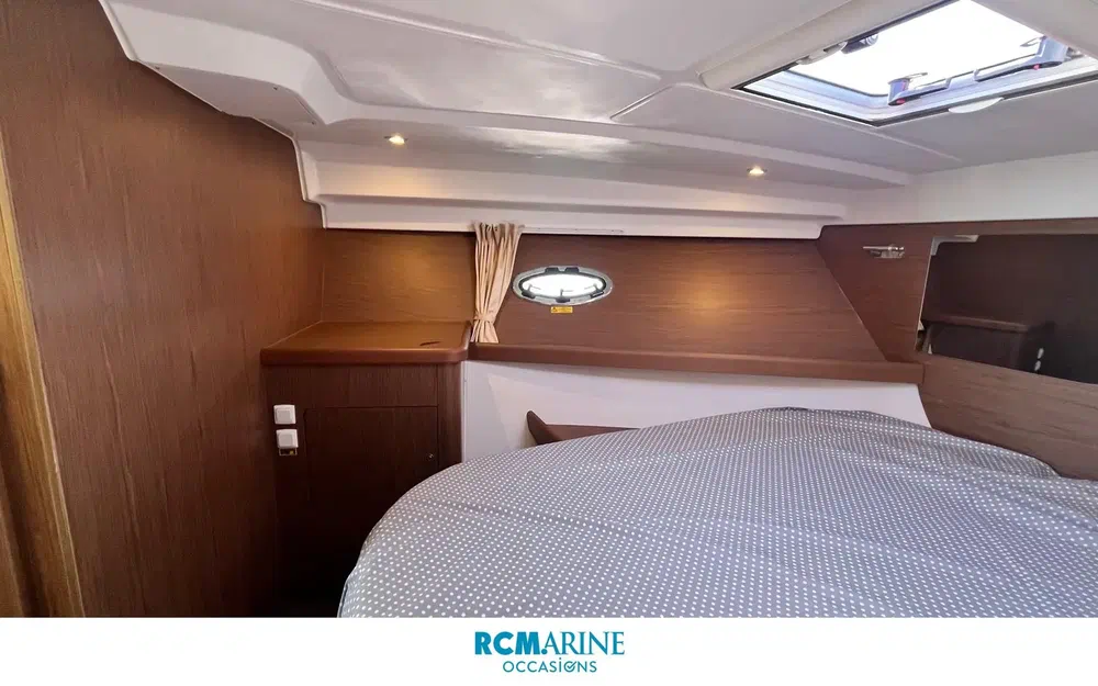 slider 27 Beneteau Antares 36