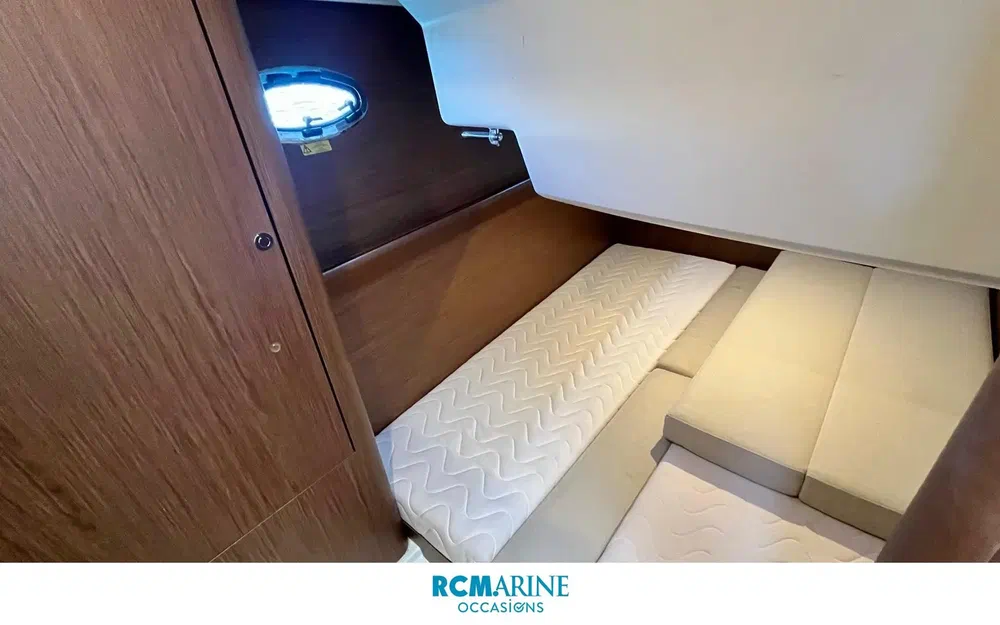 slider 29 Beneteau Antares 36