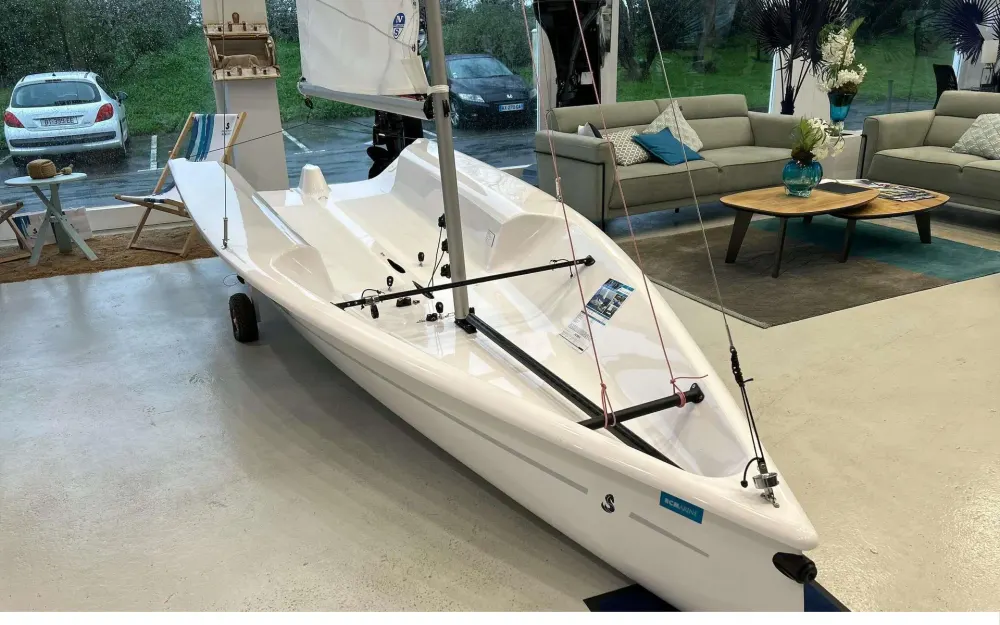 slider 1 Beneteau First 14
