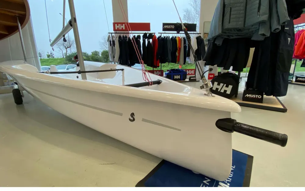 slider 5 Beneteau First 14