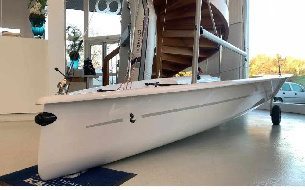 slider 6 Beneteau First 14