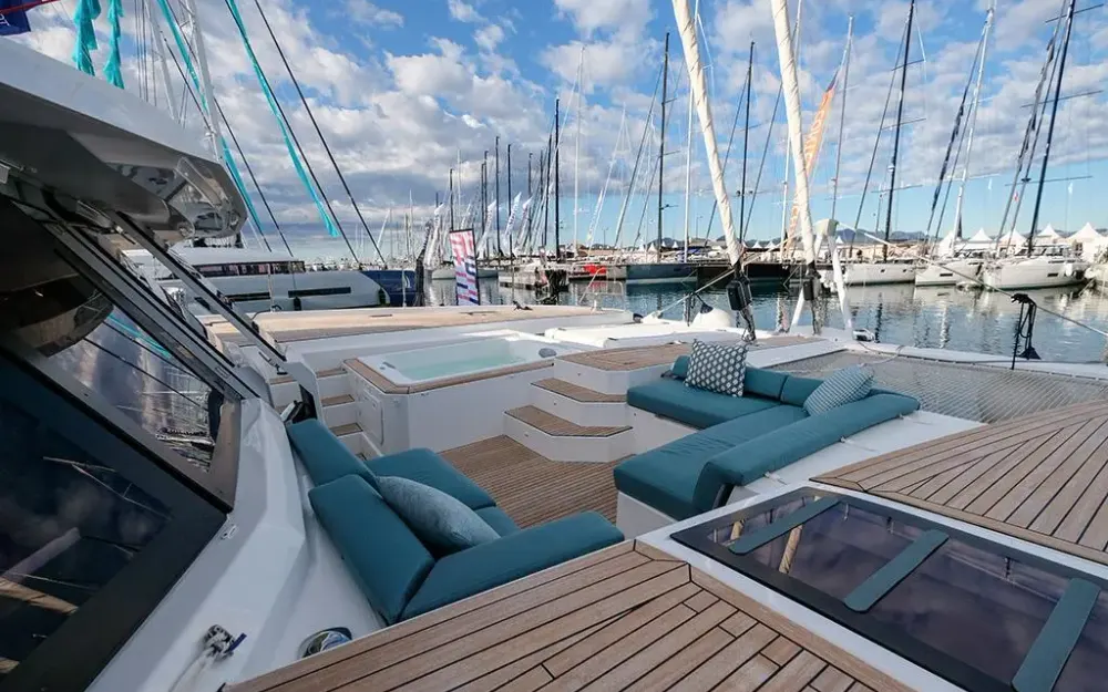 slider 1 Fountaine Pajot Alegria 67