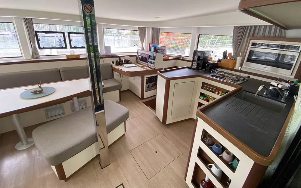 slider 23 Lagoon  42