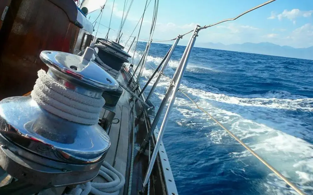 slider 6 Berthon Yachts Classique Plan Holman