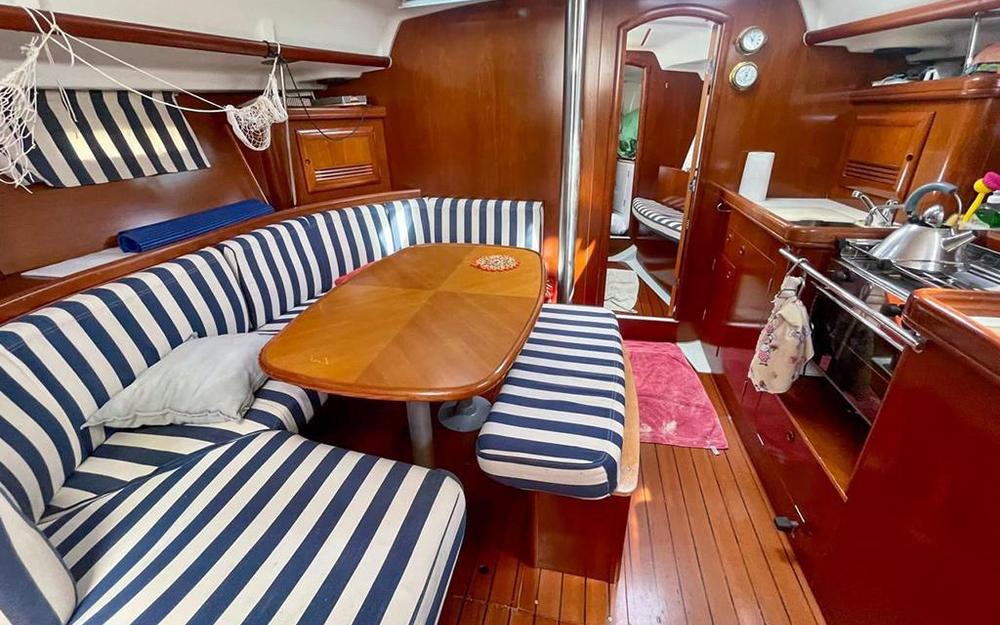 slider 1 Beneteau Oceanis 393 Clipper