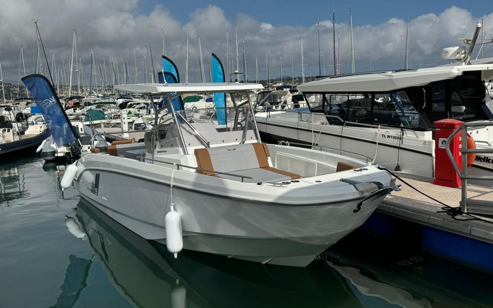 slider 0 Beneteau Flyer 9 Spacedeck