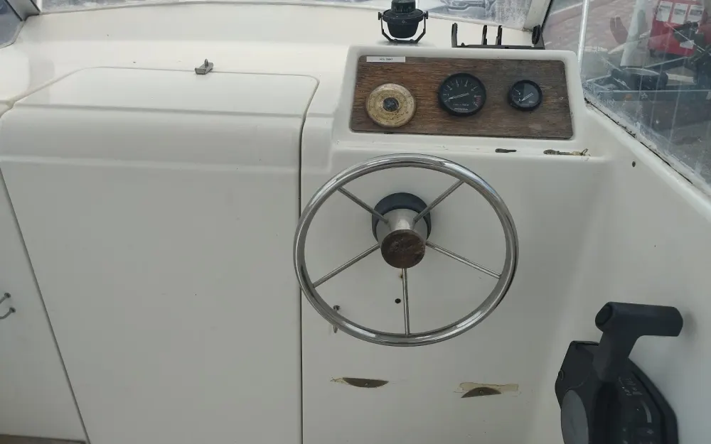 slider 8 Beneteau Antares 550 Calanque