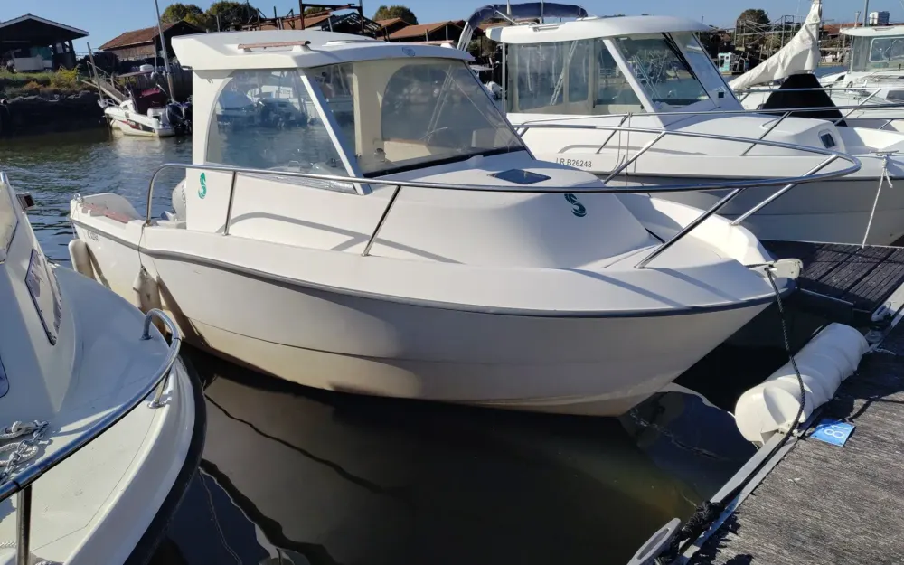 slider 0 Beneteau Antares 550 Calanque