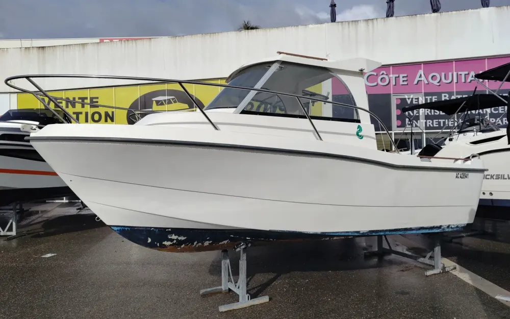 slider 2 Beneteau Antares 550 Calanque