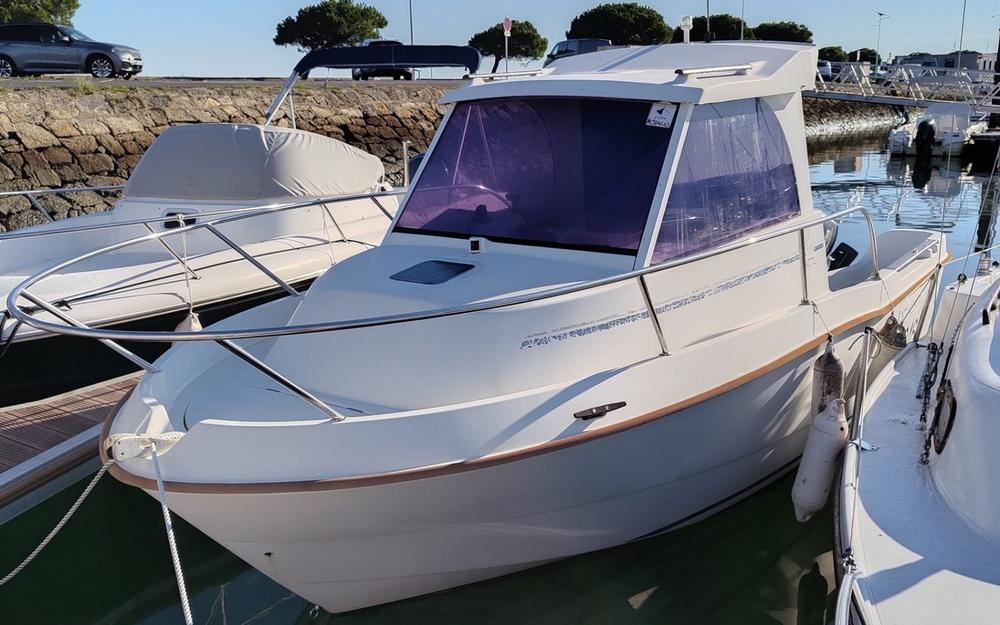 slider 2 Beneteau Antares 550 Calanque