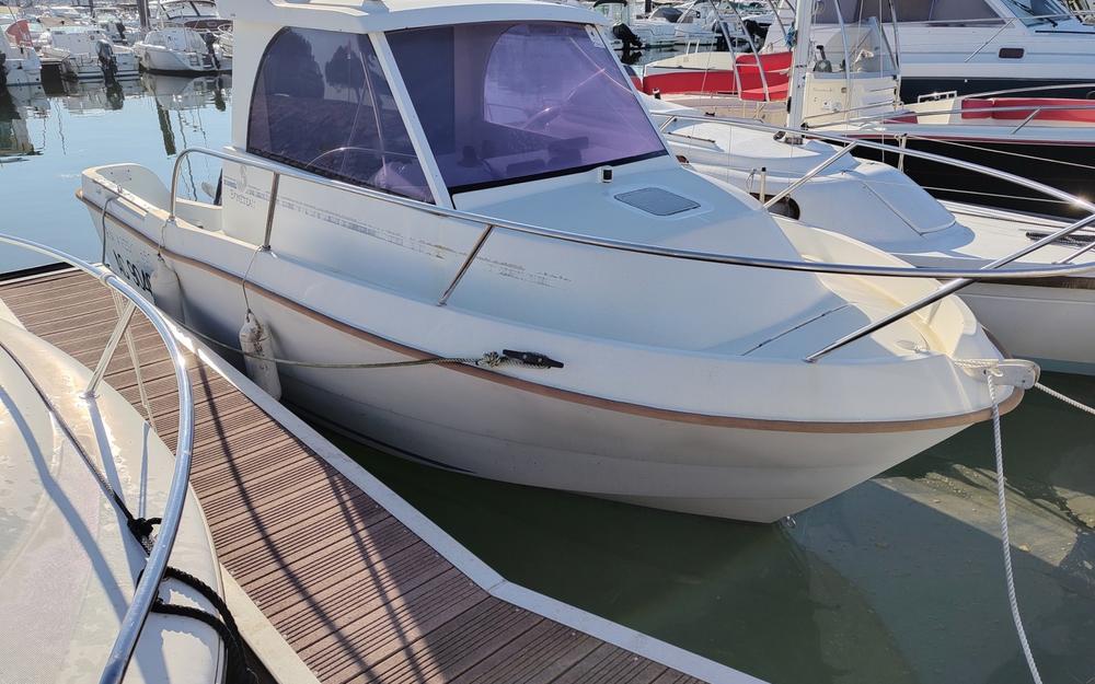 slider 3 Beneteau Antares 550 Calanque