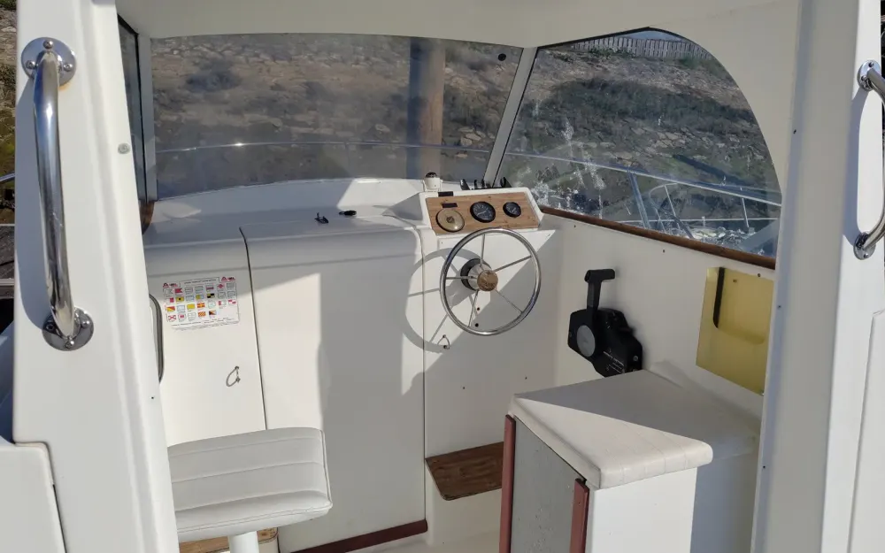 slider 7 Beneteau Antares 550 Calanque