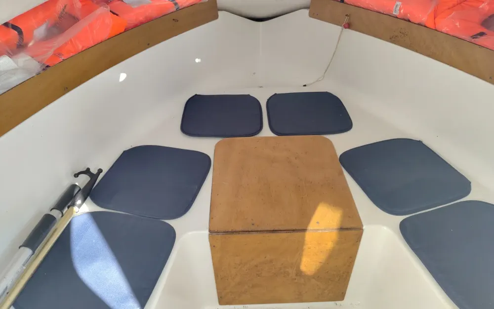 slider 11 Beneteau Antares 550 Calanque