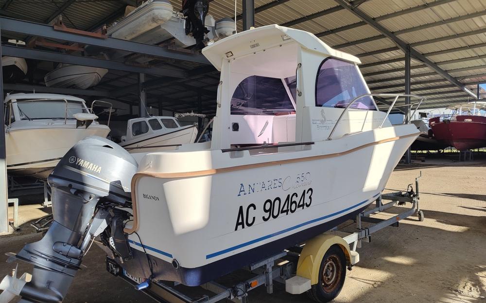 slider 5 Beneteau Antares 550 Calanque