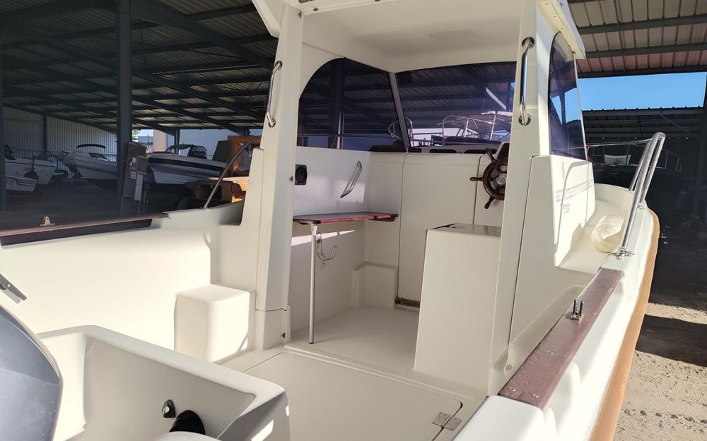 slider 7 Beneteau Antares 550 Calanque