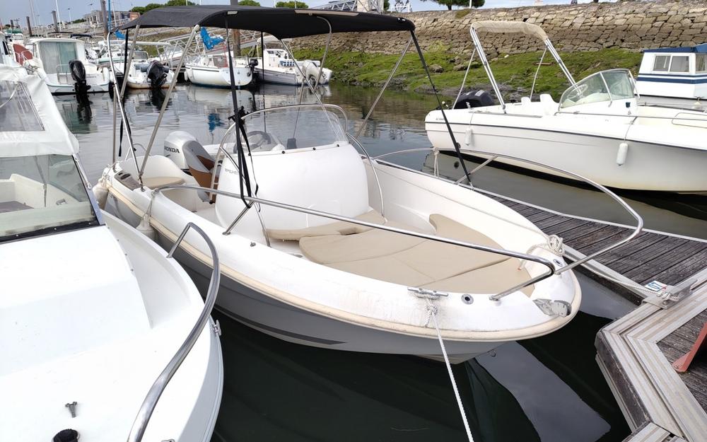 slider 3 Beneteau Flyer 550 Open