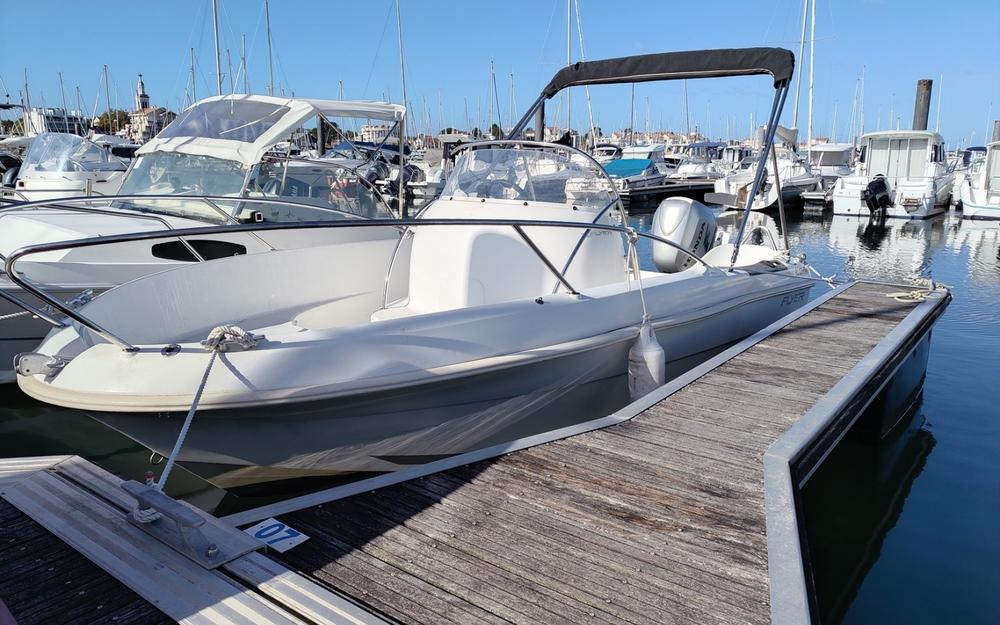 slider 6 Beneteau Flyer 550 Open