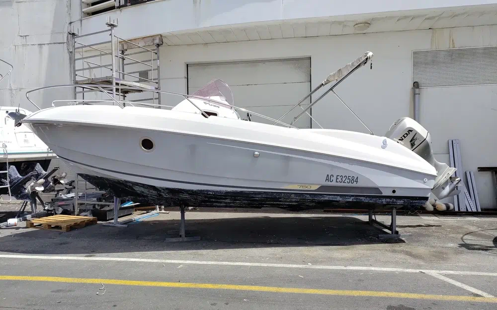 slider 0 Beneteau Flyer 750 Sundeck