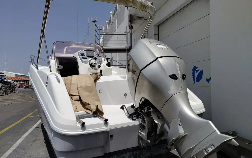 slider 1 Beneteau Flyer 750 Sundeck