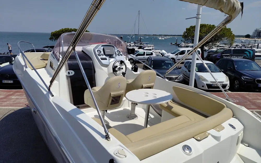 slider 7 Beneteau Flyer 750 Sundeck