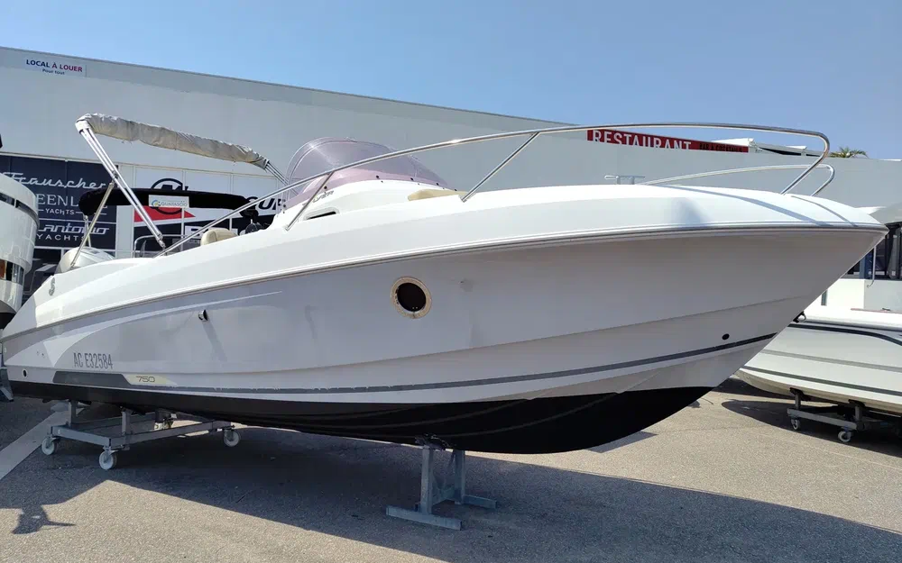 slider 0 Beneteau Flyer 750 Sundeck