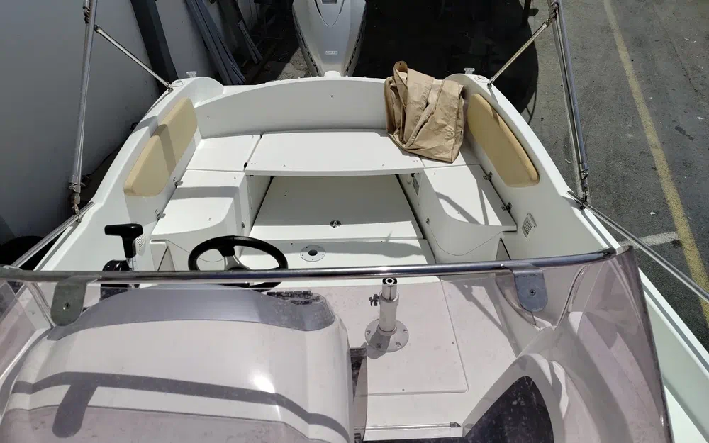 slider 4 Beneteau Flyer 750 Sundeck