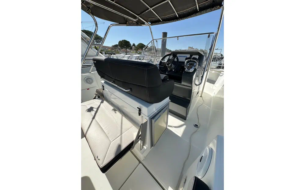 slider 6 Beneteau Flyer 8.8 SPACEdeck