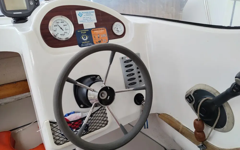 slider 15 Quicksilver  580 Pilothouse