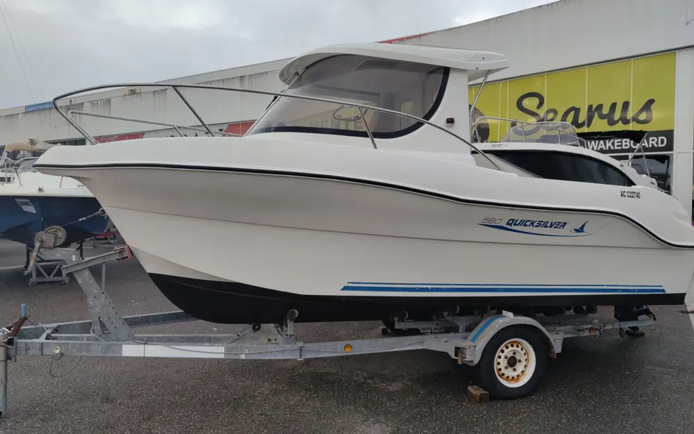 slider 16 Quicksilver  580 Pilothouse