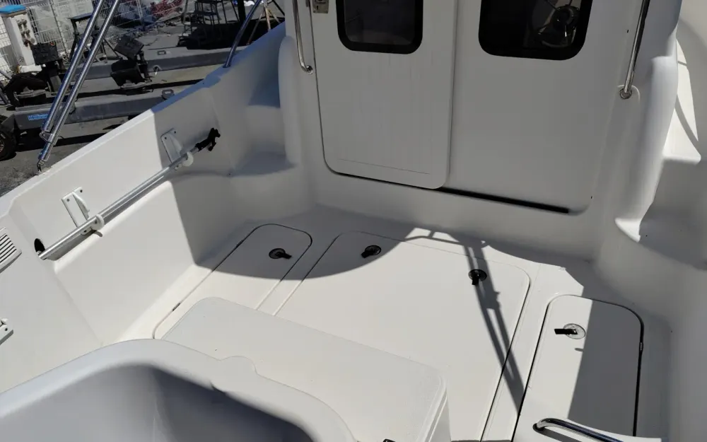 slider 6 Quicksilver  580 Pilothouse - null