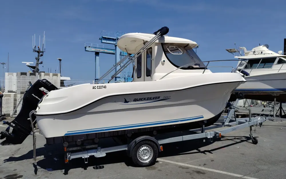 slider 3 Quicksilver  580 Pilothouse - null