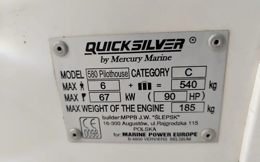 slider 18 Quicksilver  580 Pilothouse - null