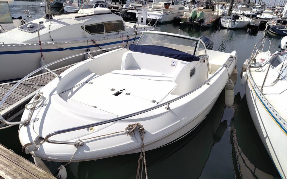 slider 1 Beneteau Ombrine 630