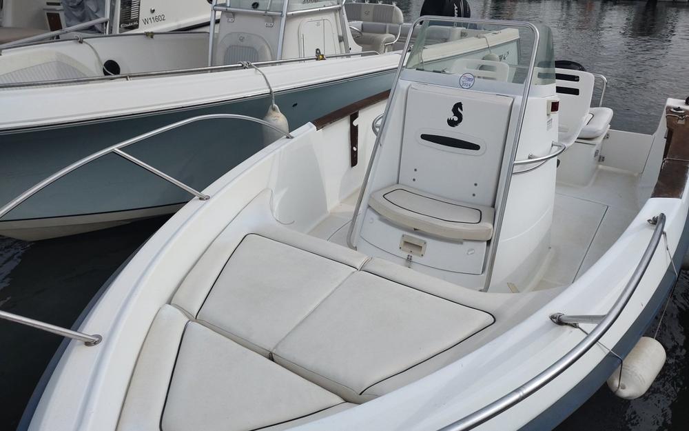 slider 9 Beneteau Flyer 570 Open