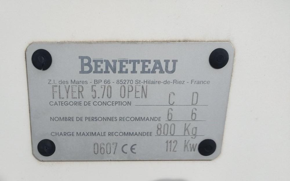 slider 12 Beneteau Flyer 570 Open