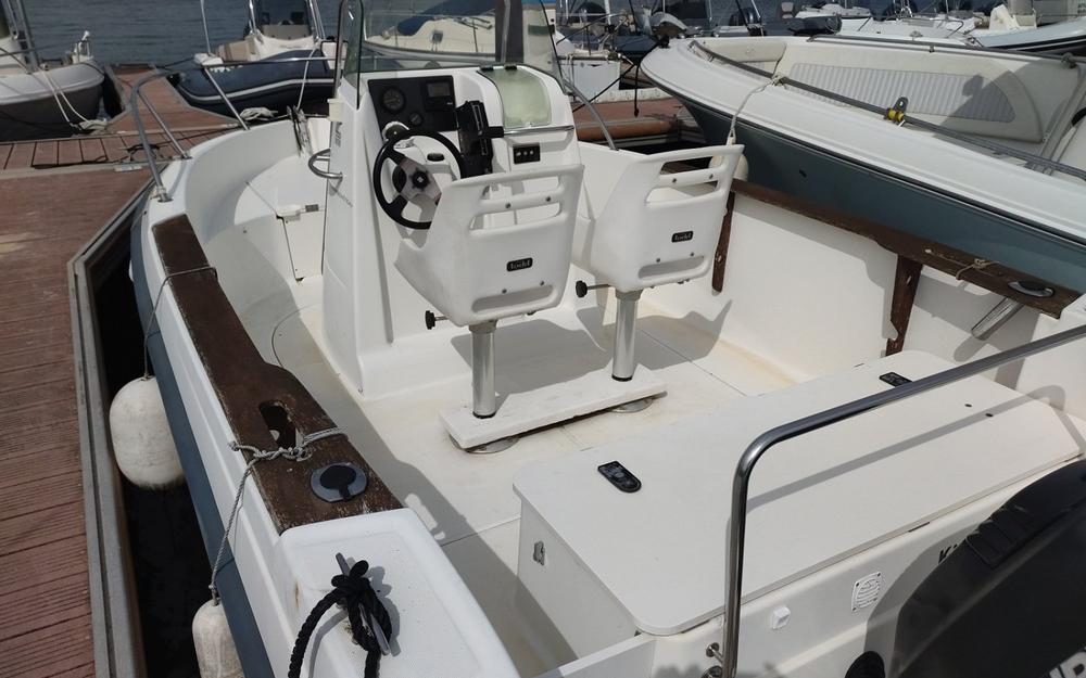 slider 4 Beneteau Flyer 570 Open