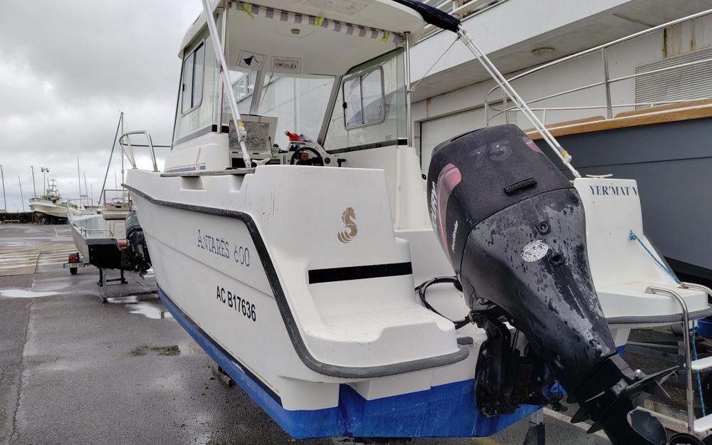 slider 1 Beneteau Antares 600 HB