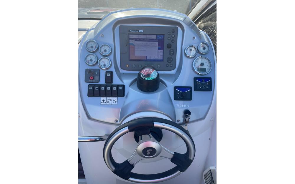 slider 5 Beneteau Monte Carlo 27