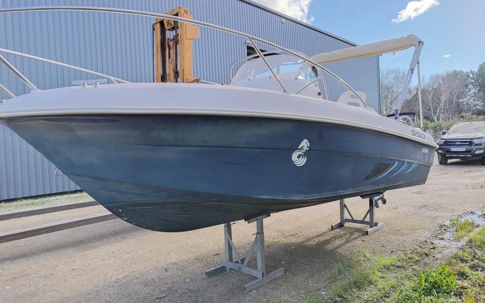 slider 4 Beneteau Flyer 550 Open