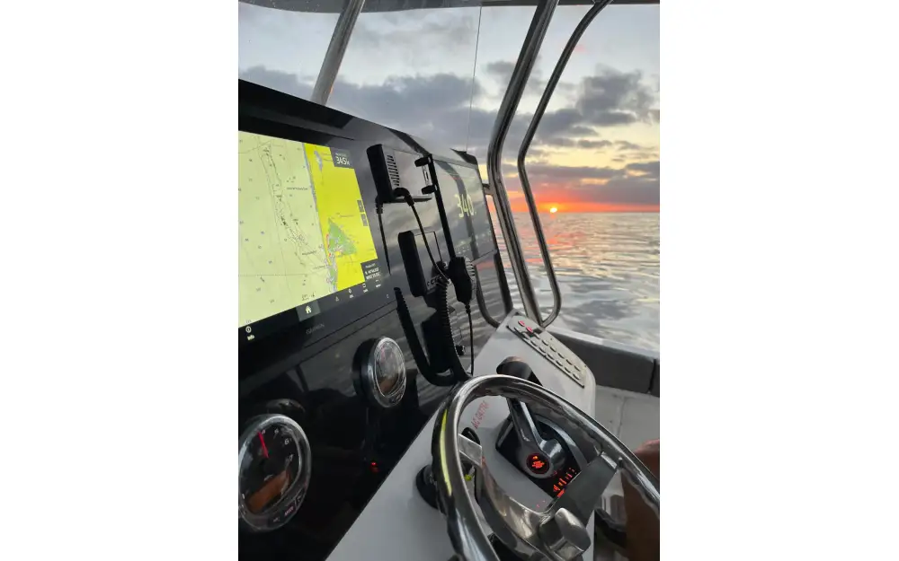 slider 24 Garnet Offshore  300 HT Fly