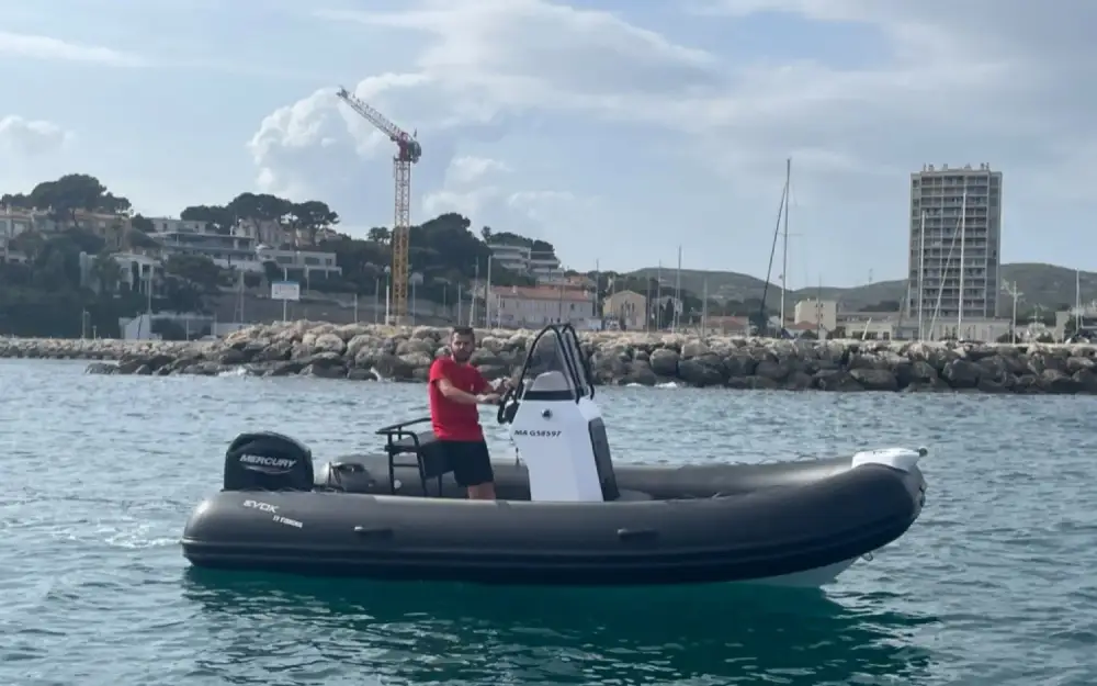 slider 3 Evok Marine Evok 17 Fishing