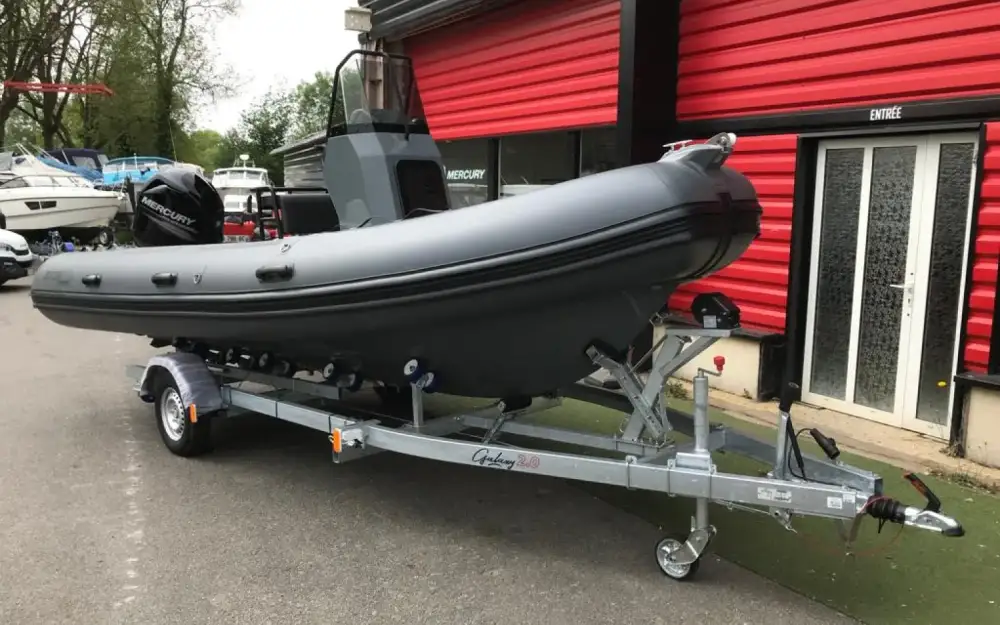 slider 11 Evok Marine Evok 19 Fishing