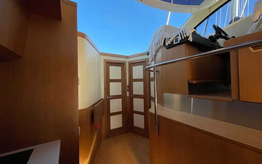 slider 13 Galeon  430 Skydeck