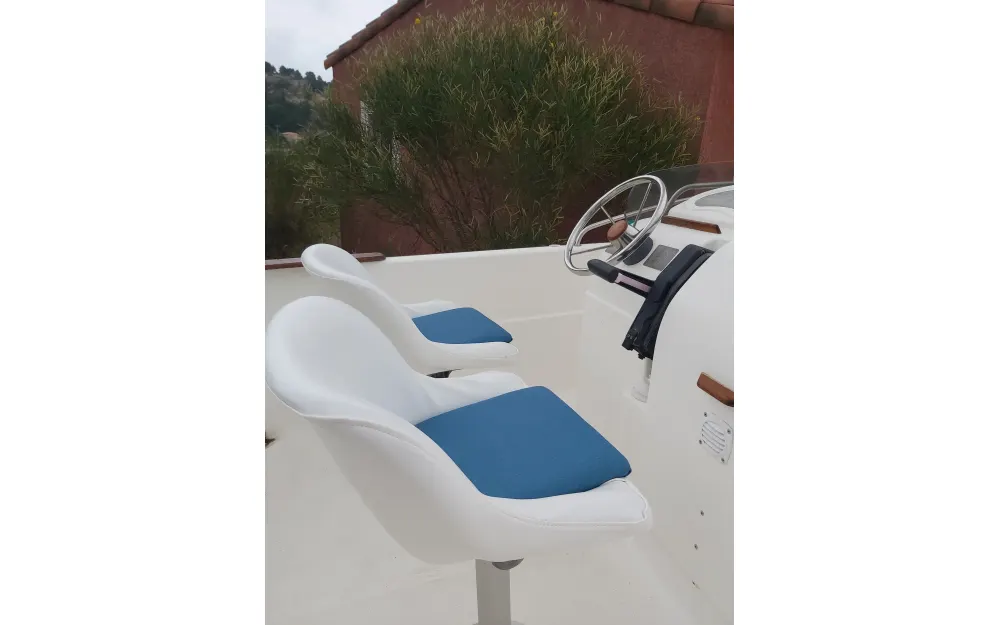 slider 1 B2 Marine Cap Ferret 502
