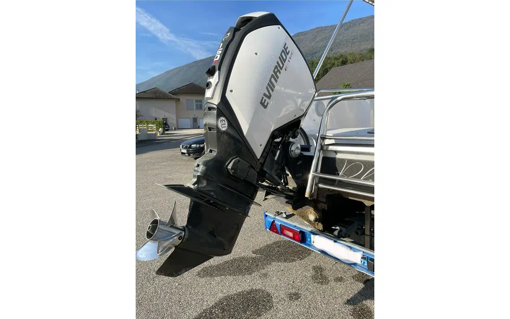 slider 1 Evinrude 150
