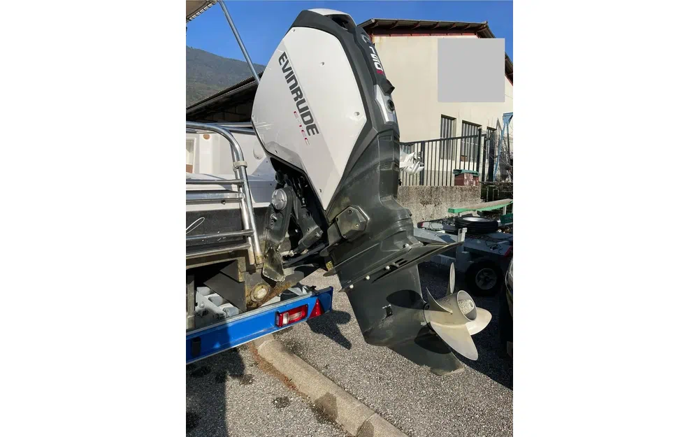 slider 2 Evinrude 150