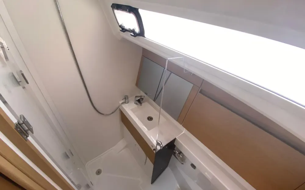 slider 13 Jeanneau Sun Odyssey 410