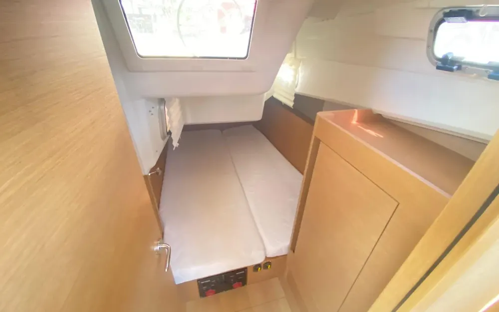 slider 15 Jeanneau Sun Odyssey 410