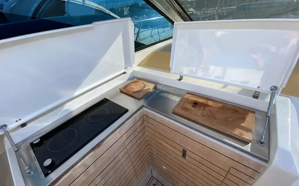 slider 9 Sessa Marine C52