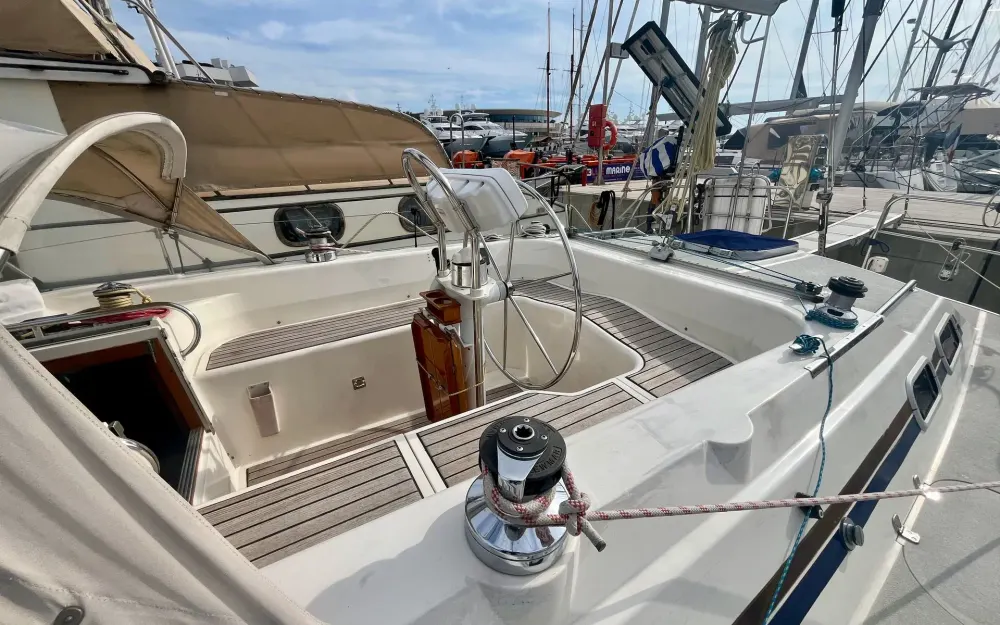 Marine ProjectMoody 376 CC